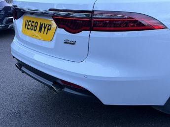 Jaguar XF 2.0d Portfolio Sportbrake 5dr Diesel Auto AWD Euro 6 (s/s) (240 