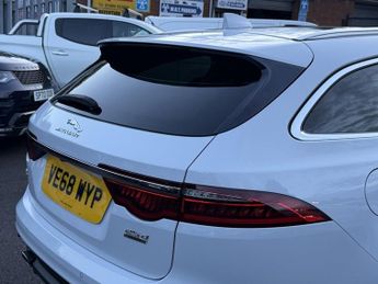 Jaguar XF 2.0d Portfolio Sportbrake 5dr Diesel Auto AWD Euro 6 (s/s) (240 