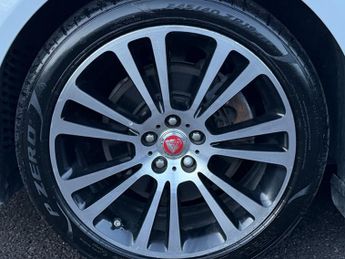 Jaguar XF 2.0d Portfolio Sportbrake 5dr Diesel Auto AWD Euro 6 (s/s) (240 
