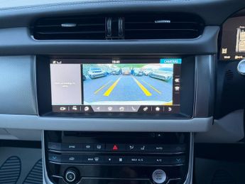 Jaguar XF 2.0d Portfolio Sportbrake 5dr Diesel Auto AWD Euro 6 (s/s) (240 