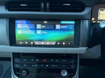 Jaguar XF 2.0d Portfolio Sportbrake 5dr Diesel Auto AWD Euro 6 (s/s) (240 