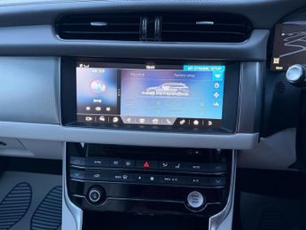 Jaguar XF 2.0d Portfolio Sportbrake 5dr Diesel Auto AWD Euro 6 (s/s) (240 