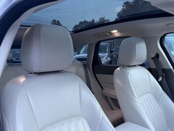 Jaguar XF 2.0d Portfolio Sportbrake 5dr Diesel Auto AWD Euro 6 (s/s) (240 
