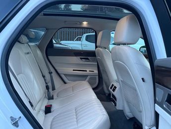Jaguar XF 2.0d Portfolio Sportbrake 5dr Diesel Auto AWD Euro 6 (s/s) (240 