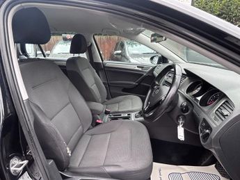 Volkswagen Golf SE TDI BLUEMOTION TECHNOLOGY DSG