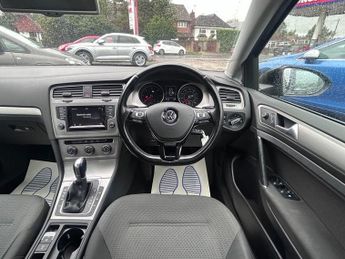 Volkswagen Golf SE TDI BLUEMOTION TECHNOLOGY DSG
