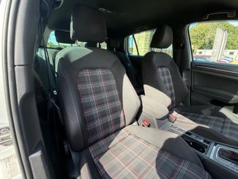Volkswagen Golf GTi 2.0 TSI GTI DSG Euro 6 (s/s) 5dr