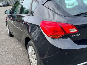 Vauxhall Astra 1.6 16v Exclusiv Auto Euro 5 5dr