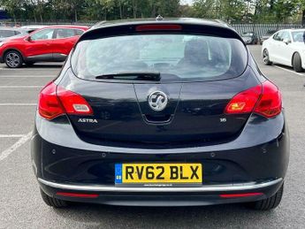 Vauxhall Astra 1.6 16v Exclusiv Auto Euro 5 5dr