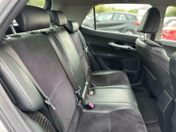 Toyota Auris 1.8 VVT-h T Spirit CVT Euro 5 (s/s) 5dr