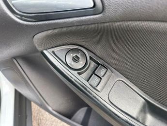 Ford Focus 1.6 Zetec Powershift Euro 5 5dr