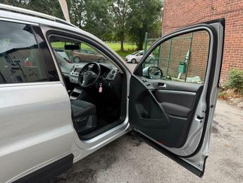 Volkswagen Tiguan 2.0 TDI BlueMotion Tech Match DSG 4WD Euro 5 (s/s) 5dr