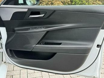 Jaguar XE 2.0d R-Sport Auto Euro 6 (s/s) 4dr