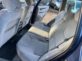Volvo 70 SERIES S 140 V70