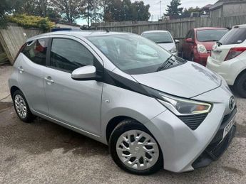 Toyota AYGO 1.0 VVT-i x-play Euro 6 (s/s) 5dr