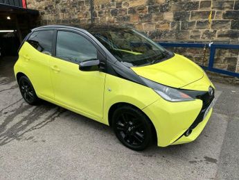 Toyota AYGO 1.0 VVT-i x-cite 3 Yellow Bi-Tone Euro 6 5dr
