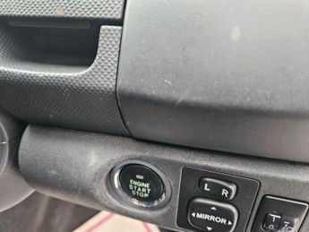Toyota Yaris VVTI T SPIRIT