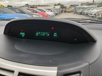 Toyota Yaris VVTI T SPIRIT