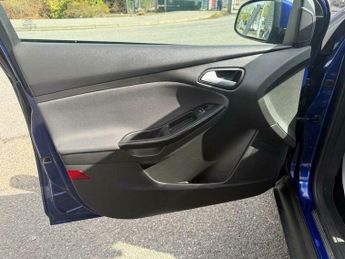 Ford Focus 1.6 Titanium Powershift Euro 6 5dr