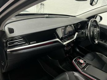 Kia Niro 4 PLUS