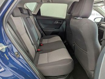 Toyota Auris 1.8 VVT-h Design CVT Euro 6 (s/s) 5dr
