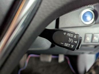 Toyota Auris 1.8 VVT-h Design CVT Euro 6 (s/s) 5dr