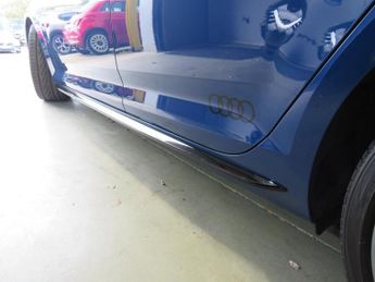 Audi A4 TFSI S LINE BLACK EDITION