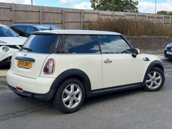 MINI Hatch 1.6 One Hatchback 3dr Petrol Steptronic Euro 5 (98 ps)