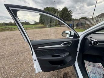 MG ZS 1.0 T-GDI Exclusive Auto Euro 6 5dr