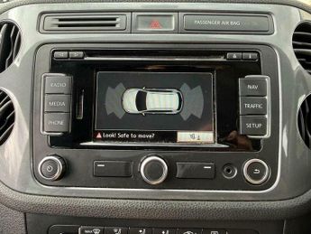 Volkswagen Tiguan 2.0 TDI BlueMotion Tech Match SUV 5dr Diesel DSG 4WD Euro 5 (s/s