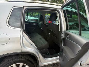Volkswagen Tiguan 2.0 TDI BlueMotion Tech Match SUV 5dr Diesel DSG 4WD Euro 5 (s/s
