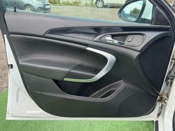 Vauxhall Insignia 2.0 CDTi ecoFLEX Elite Nav Sports Tourer Euro 5 (s/s) 5dr