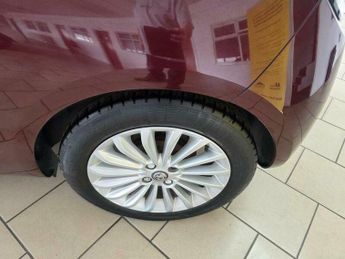 Vauxhall ADAM 1.2 16v GLAM Euro 5 3dr