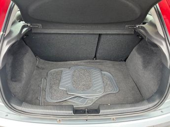 Ford Focus 1.6i 16v Silver Hatchback 3dr Petrol Manual (165 g/km, 99 bhp)