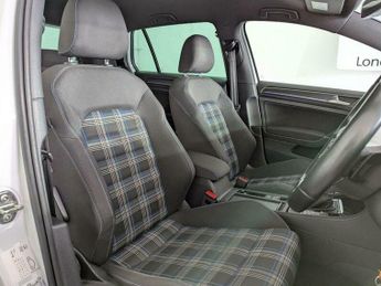 Volkswagen Golf 1.4 TSI 8.7kWh GTE Advance DSG Euro 6 (s/s) 5dr
