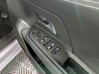 Vauxhall Mokka 50kWh SRi Nav Premium Auto 5dr