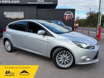 Ford Focus ZETEC-FULL SERVICE HISTORY, 1 FORMER OWNER, ONLY £20 ROAD TAX, D