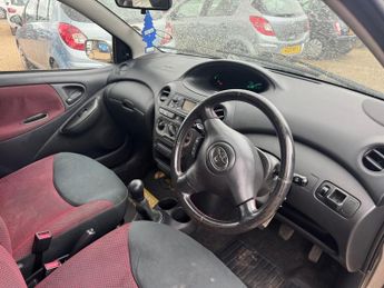 Toyota Yaris VVTI COLOUR COLLECTION