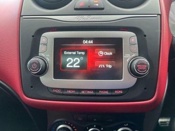 Alfa Romeo Mito 1.4 TB MultiAir Distinctive TCT Euro 6 (s/s) 3dr