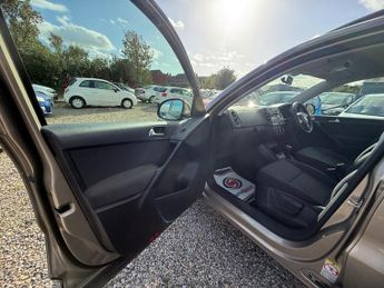 Volkswagen Tiguan S TDI BLUEMOTION TECHNOLOGY 4MOTION DSG