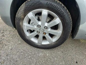 Toyota Yaris 1.0 VVT-i T Spirit Euro 5 5dr
