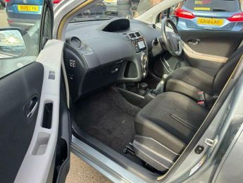 Toyota Yaris 1.0 VVT-i T Spirit Euro 5 5dr