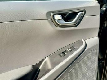 Hyundai Ioniq 1.6 IONIQ Premium SE FHEV Semi-Auto 5dr
