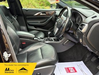 Infiniti Q30 PREMIUM TECH D