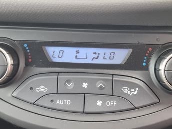 Toyota Yaris VVT-I SPORT M-DRIVE S HYBRID AUTOMATIC