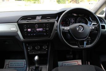 Volkswagen Touran 1.6 SE TDI DSG