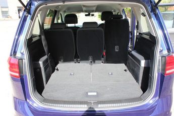 Volkswagen Touran 1.6 SE TDI DSG