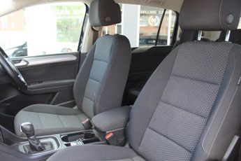 Volkswagen Touran 1.6 SE TDI DSG
