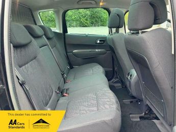 Peugeot 3008 1.6HDI ALLURE MPV