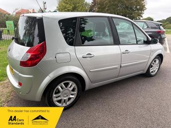 Renault Megane DYNAMIQUE S VVT 111 SCENIC